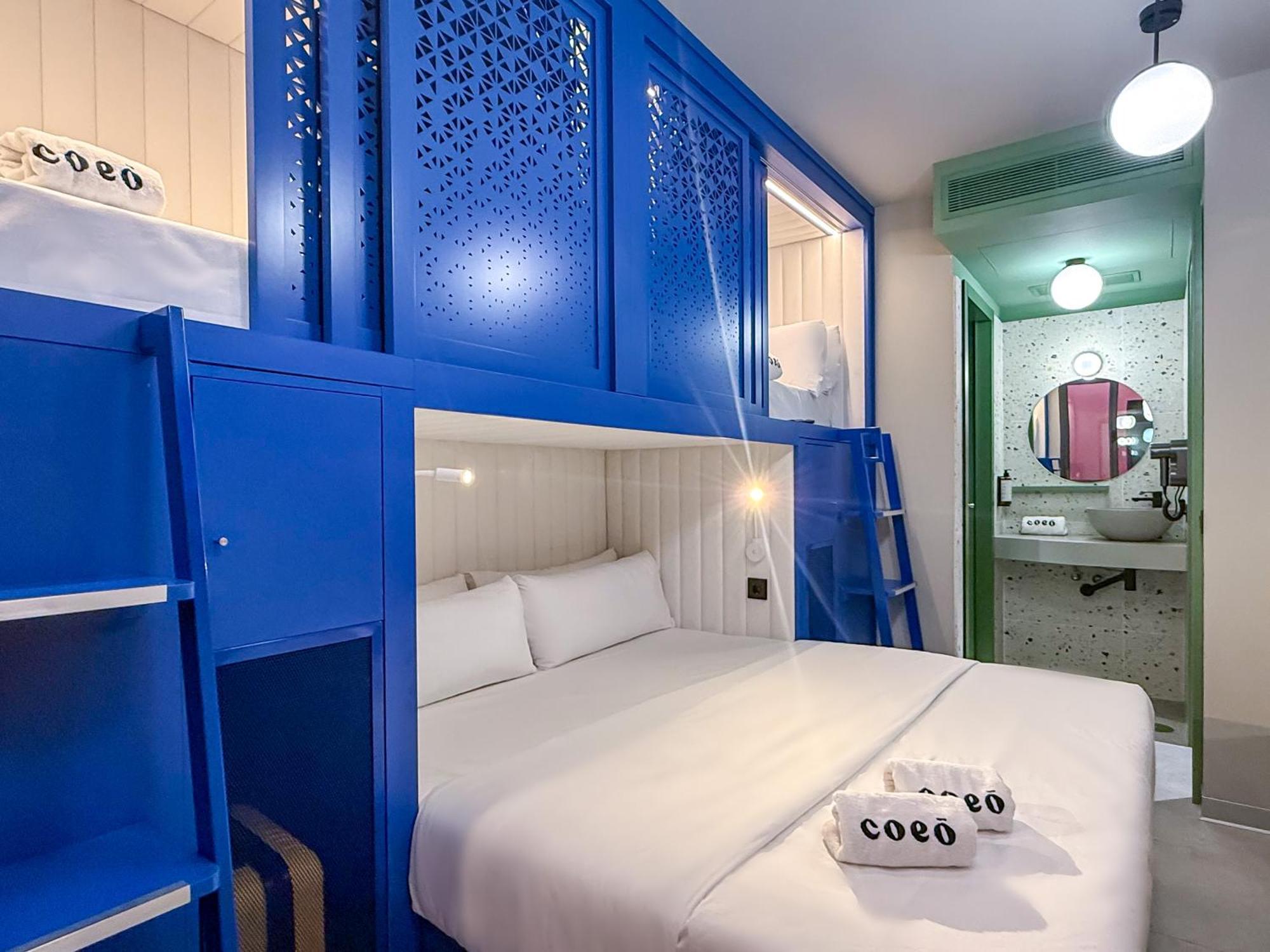 Coeo Hernan Ruiz Rooftop Pool Hostel - Malaga — Fotos 3